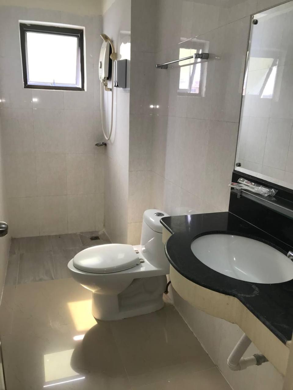 Rs Galaxy Hotel بنوم بنه المظهر الخارجي الصورة