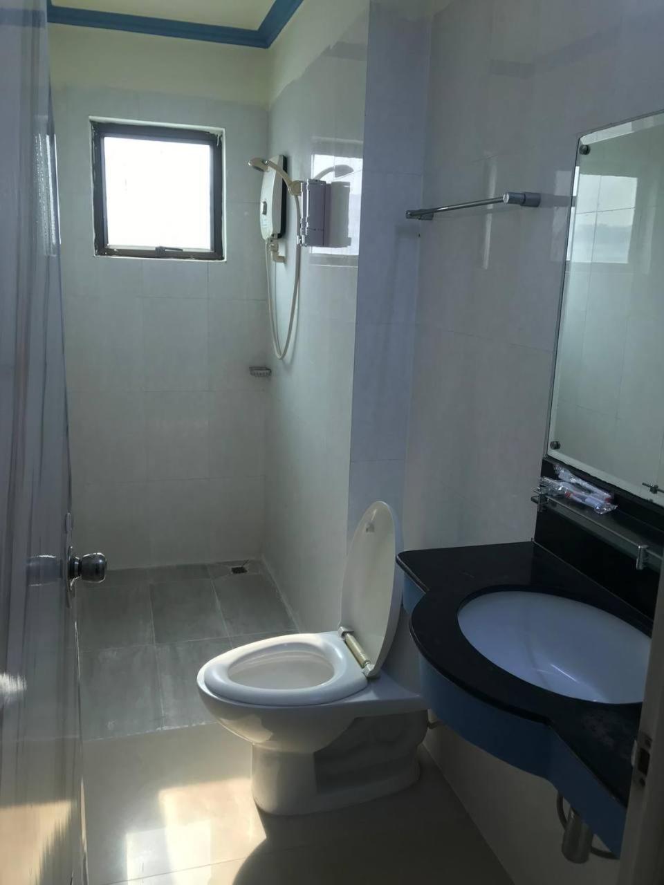 Rs Galaxy Hotel بنوم بنه المظهر الخارجي الصورة